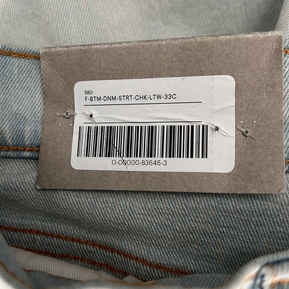 EVERLANE The 90’s Cheeky Straight Jean Crop in Light Wash Size 33  NWT - Picture 8 of 8